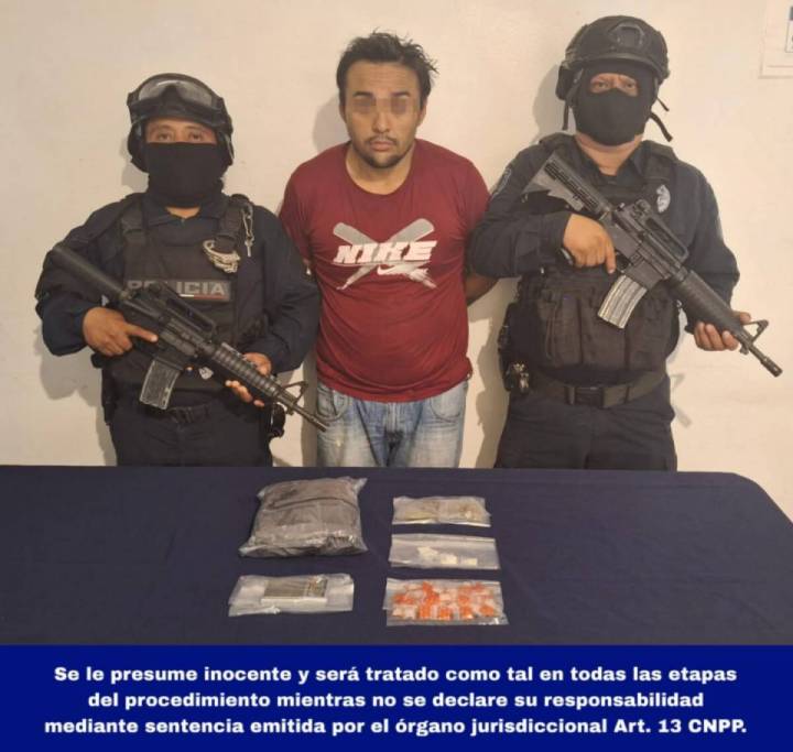 Operativo Policial Desarticula a Individuo con Varias Sustancias Ilícitas en Playa del Carmen