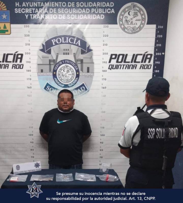 Operativo policial en Playa del Carmen resulta en arrestos y confiscacion de drogas 2