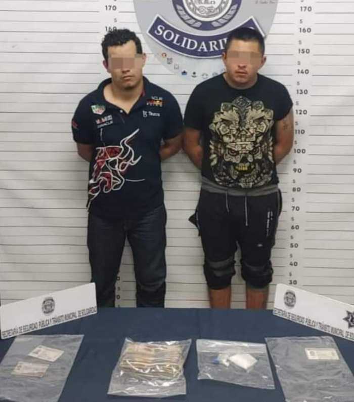 Policía detiene a dos individuos con droga y dinero en Playa del Carmen