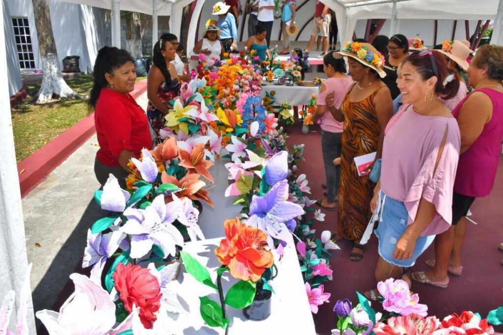 Potenciando el empoderamiento y el espíritu emprendedor: Clausura exitosa del taller "Manos Creativas" en Cozumel