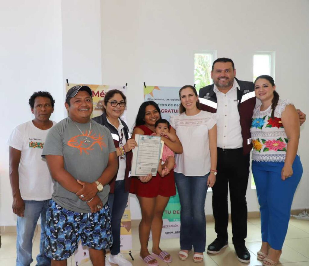 Programa Integral 'Tu Identidad es tu Derecho' brinda beneficios a residentes de escasos recursos en Isla Mujeres