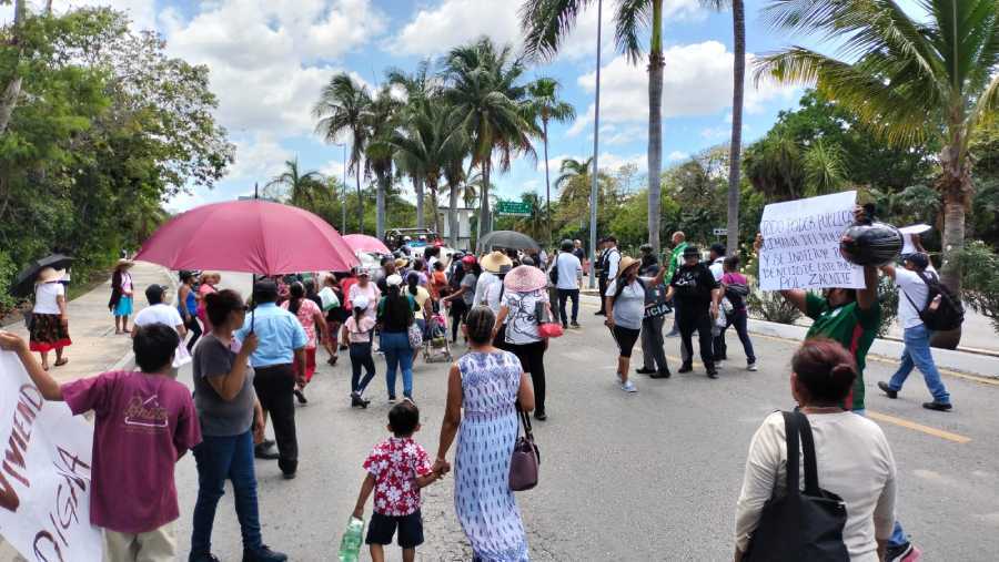 Protesta bloquea temporalmente acceso a la Zona Hotelera de Cancun 3