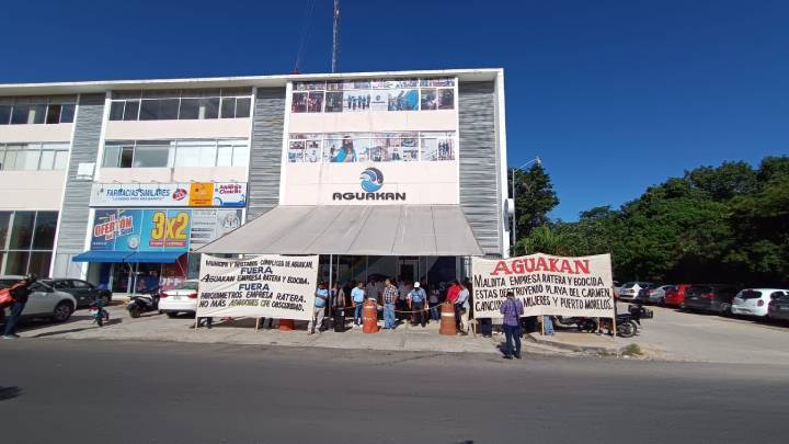 Protesta en Playa del Carmen contra Aguakan por Tarifas Elevadas y Contaminacion 2