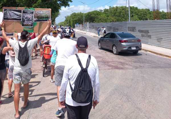 Protestas en Puerto Morelos contra el impacto ambiental de las obras del Tren Maya 1