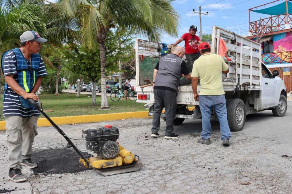 Puerto Morelos lidera la reparación de calles en Quintana Roo con un enfoque innovador