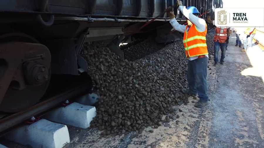 Puerto Morelos organiza el transporte de piedra para el Tren Maya