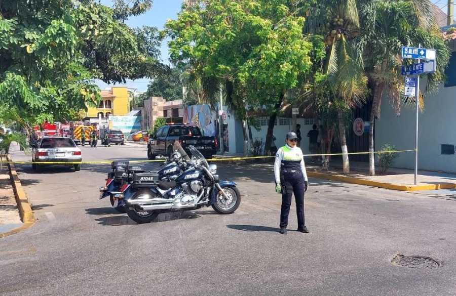 Rápida acción de bomberos evita propagación de incendio en restaurante vegano de Playa del Carmen