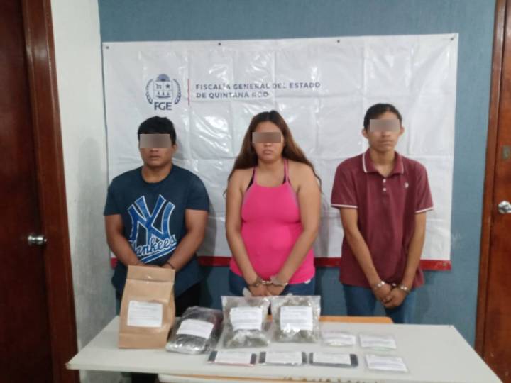 Redada en Cancún: Tres Arrestos por Presuntos Delitos contra la Salud Pública