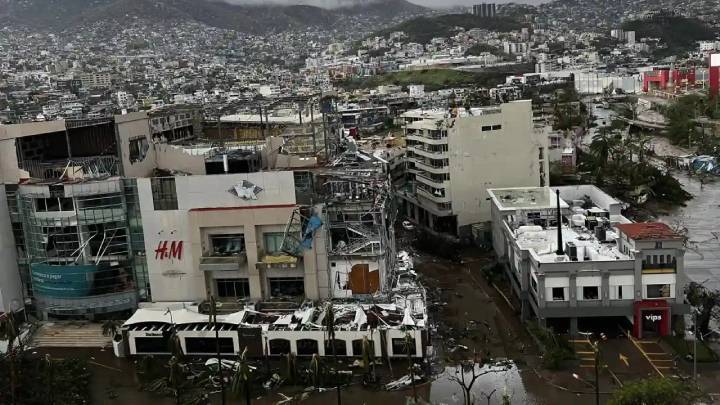 Renovacion y Esperanza Lopez Obrador Vislumbra un Futuro Brillante para Acapulco 2