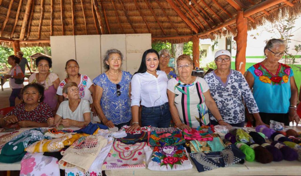 SE COMPROMETE BLANCA MERARI A PROMOVER MÁS PROGRAMAS QUE BENEFICIEN A PERSONAS DE LA TERCERA EDAD