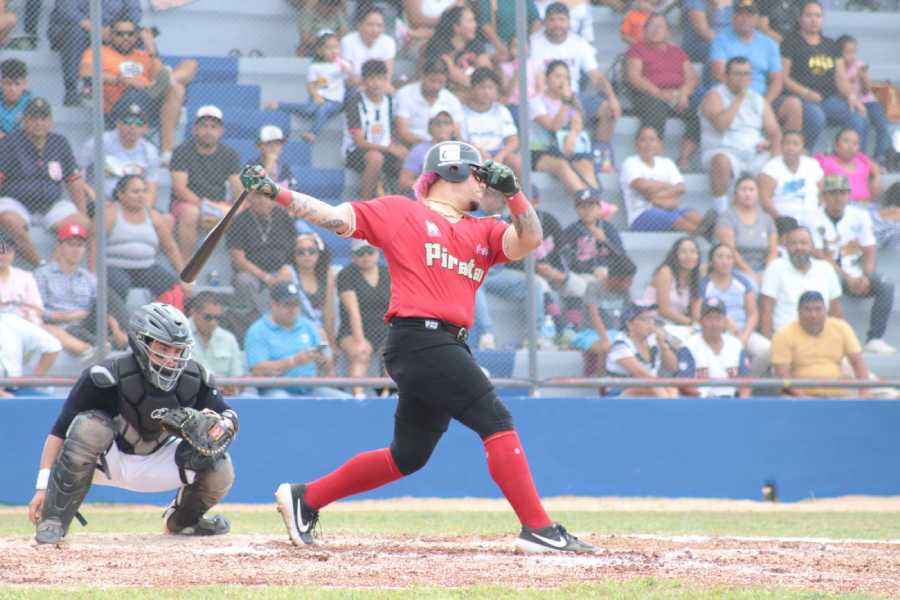 Tigres de Quintana Roo y Piratas de Campeche juegan partido exitoso en Solidaridad