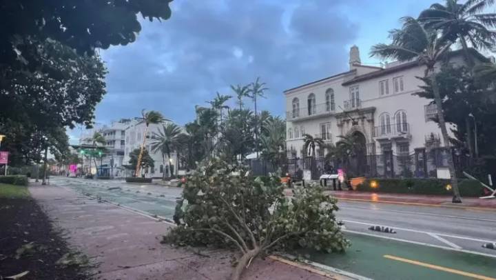 Tormentas y Vientos Golpean el Sur de Florida Causando Estragos en Miami Dade 2