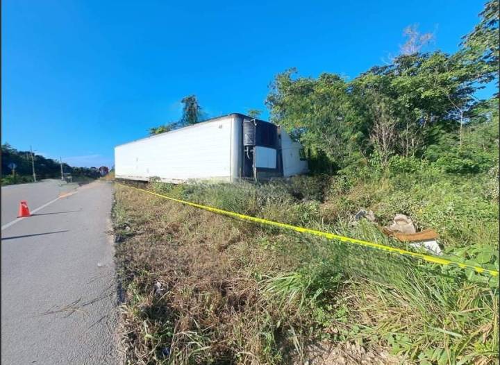 Tragedia en Carretera de la Zona Maya: Motociclista Fallece en Choque con Tráiler
