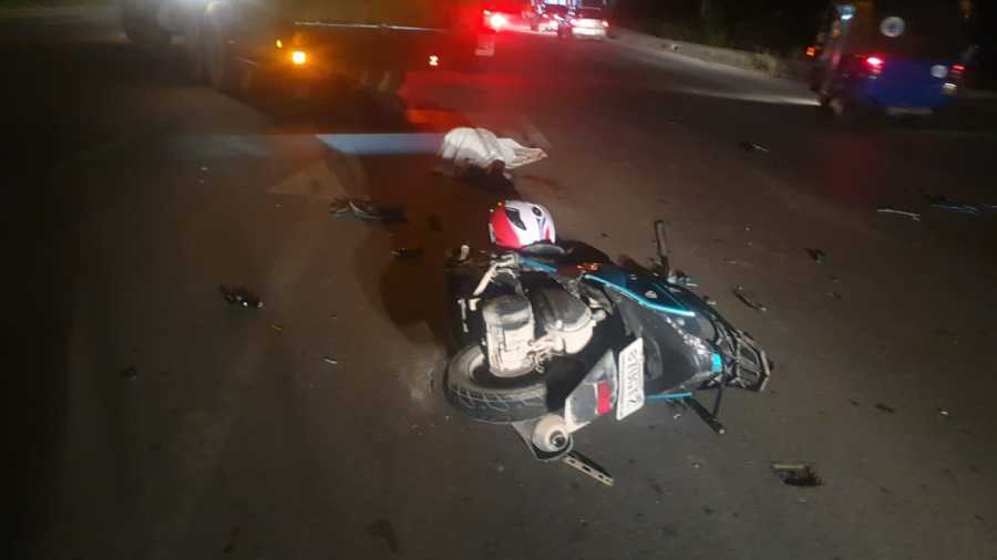 Tragico suceso en Cancun Motociclista pierde la vida al colisionar con camion recolector de basura 1