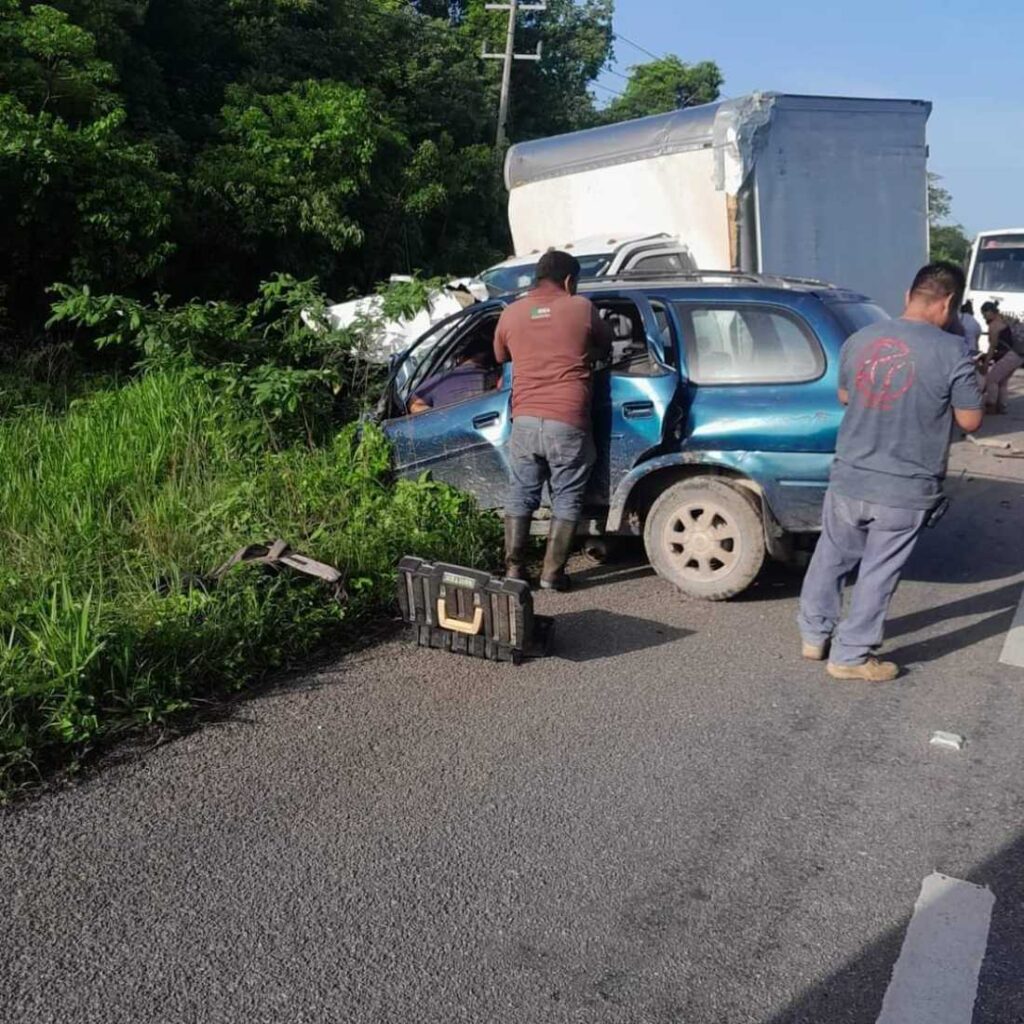 Trágico suceso en la carretera Cafetal-Mahahual: Hombre fallece tras impactante accidente vial