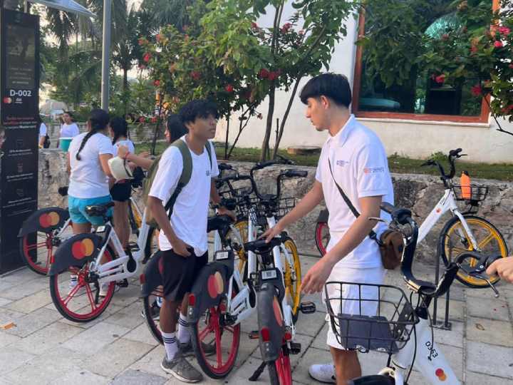 Universitarios de Playacar se Suman al Programa Playa sobre ruedas 1