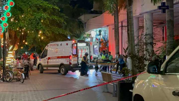 Violento Tiroteo Sacude la Quinta Avenida de Playa del Carmen