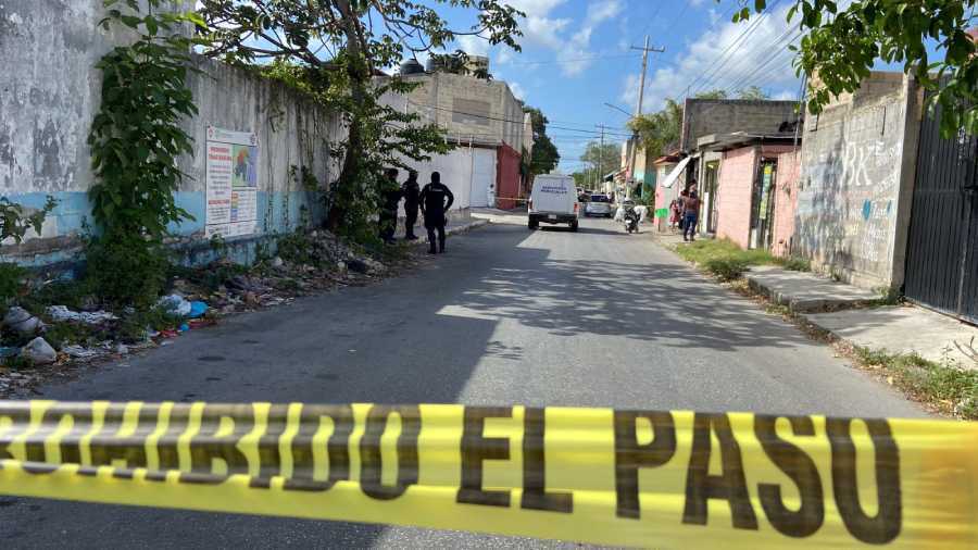 Violento asesinato en Cancún: hombre muere dentro de su vehículo en la Supermanzana 92